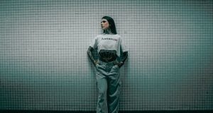 Retro Desen Saten Gömlek ve Limon Desenli Saten Gömlek: Yazın Şıklığını Yansıtan Tasarımlar phiprive2